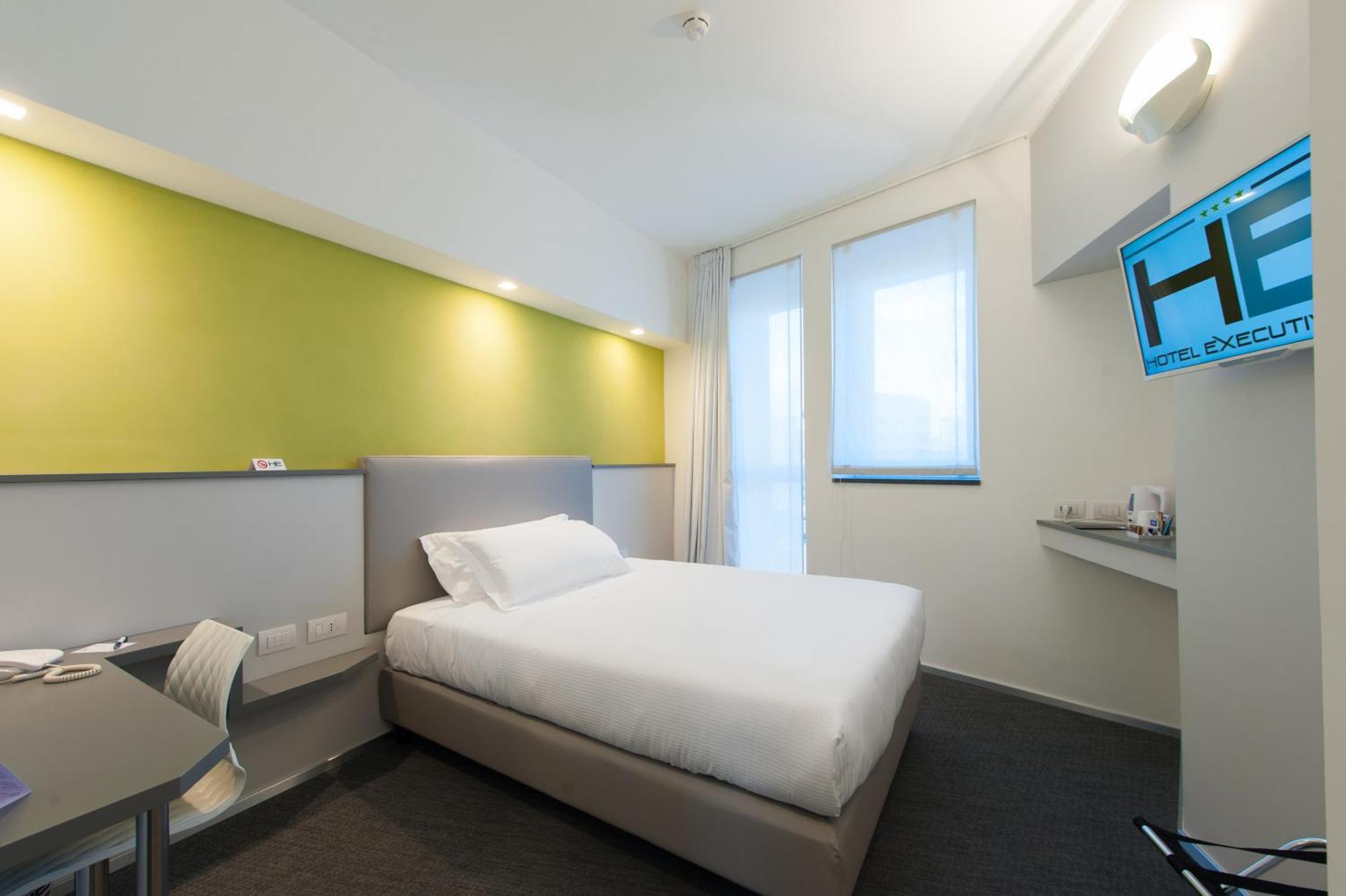 Executive Inn Boutique Hotel برينديسي الغرفة الصورة