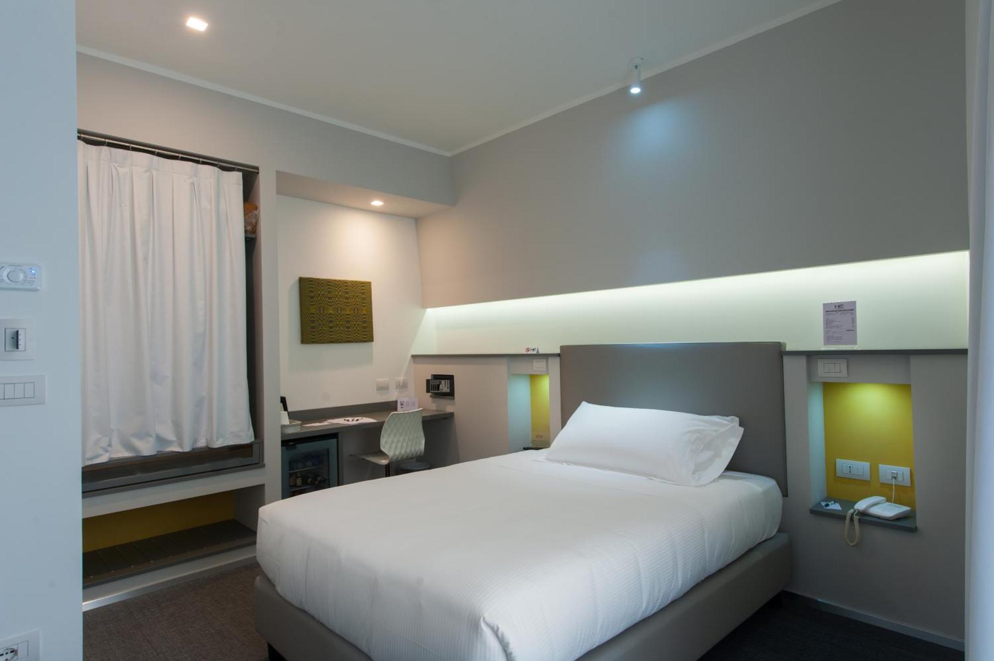 Executive Inn Boutique Hotel برينديسي الغرفة الصورة